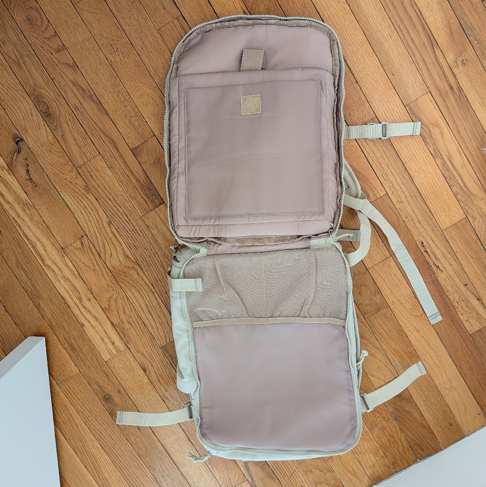 Versatile Cream Backpack - Picture 6 of 6